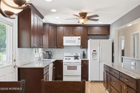 575 Garfield Avenue Belford NJ 07718