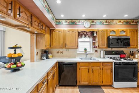 12 Ann Court Hazlet NJ 07730