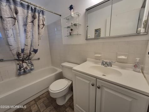 43 Maine Avenue Whiting NJ 08759