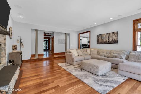 8 Duke Court Tinton Falls NJ 07724