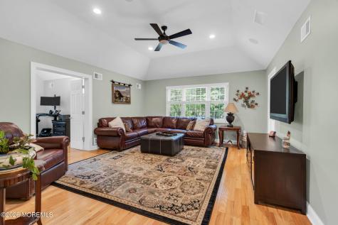 8 Duke Court Tinton Falls NJ 07724
