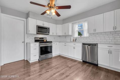 7 Sweetbriar Trail Howell NJ 07731