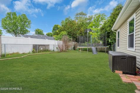 7 Sweetbriar Trail Howell NJ 07731