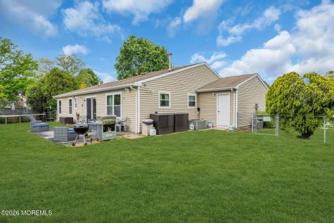 7 Sweetbriar Trail Howell NJ 07731