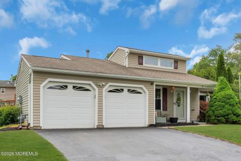 7 Sweetbriar Trail Howell NJ 07731