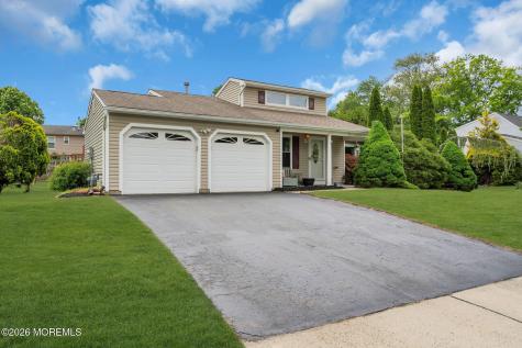 7 Sweetbriar Trail Howell NJ 07731