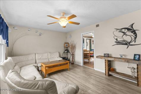 305 6th Street Waretown NJ 08758