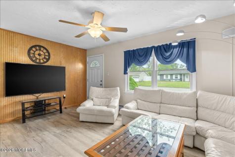 305 6th Street Waretown NJ 08758