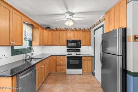 305 6th Street Waretown NJ 08758