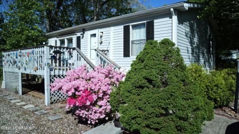 15 Oak Tree Lane Manahawkin NJ 08050