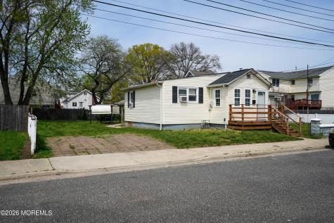 137 Maple Avenue Keansburg NJ 07734