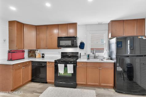 137 Maple Avenue Keansburg NJ 07734