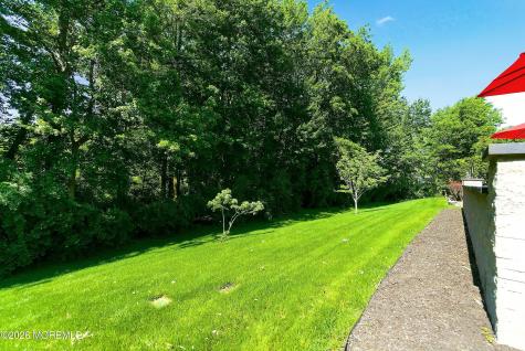 10 Cauthen Court Manalapan NJ 07726