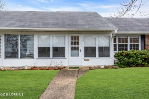 933B Thornhill Court Lakewood NJ 08701