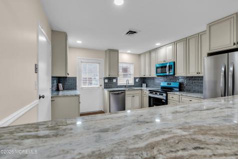 933B Thornhill Court Lakewood NJ 08701