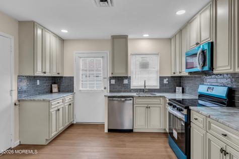 933B Thornhill Court Lakewood NJ 08701