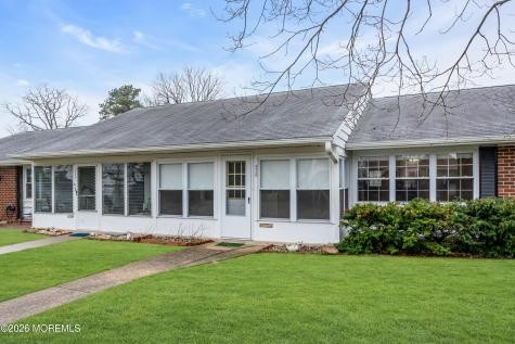 933B Thornhill Court Lakewood NJ 08701