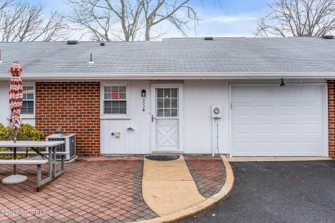 933B Thornhill Court Lakewood NJ 08701
