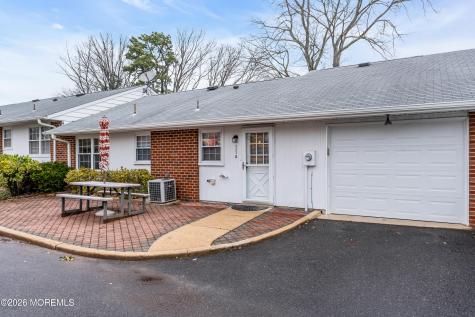 933B Thornhill Court Lakewood NJ 08701