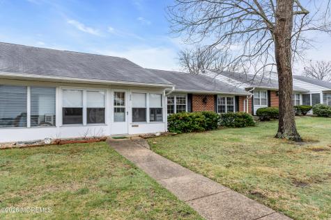 933B Thornhill Court Lakewood NJ 08701