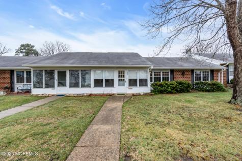 933B Thornhill Court Lakewood NJ 08701