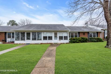 933B Thornhill Court Lakewood NJ 08701