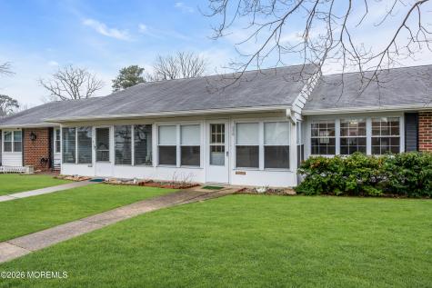 933B Thornhill Court Lakewood NJ 08701
