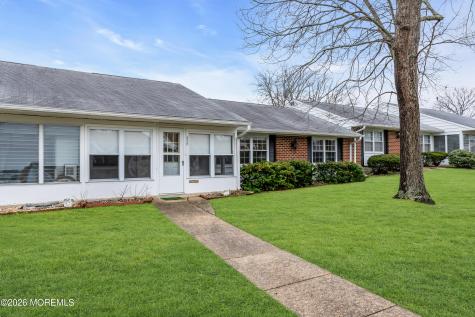 933B Thornhill Court Lakewood NJ 08701