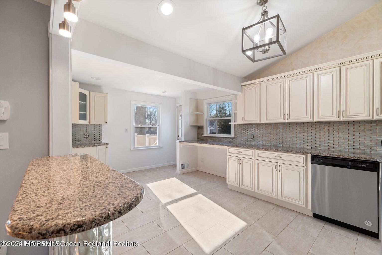 712 W Park Avenue Oakhurst NJ 07755