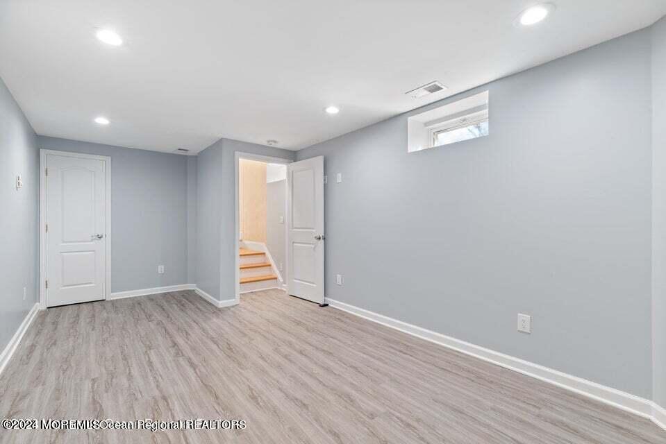 712 W Park Avenue Oakhurst NJ 07755