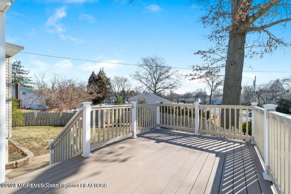 712 W Park Avenue Oakhurst NJ 07755