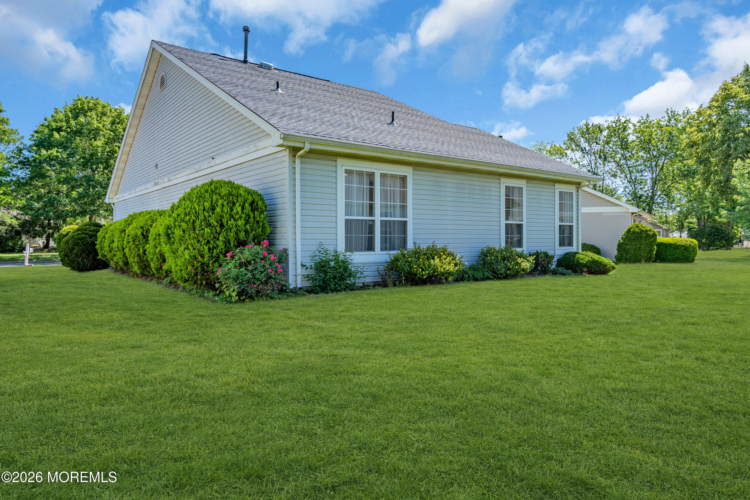 12 Wharfside Way Bayville NJ 08721