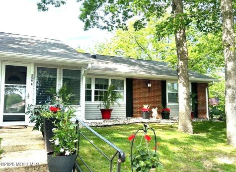 258 Jefferson Court Lakewood NJ 08701