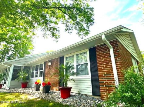 258 Jefferson Court Lakewood NJ 08701
