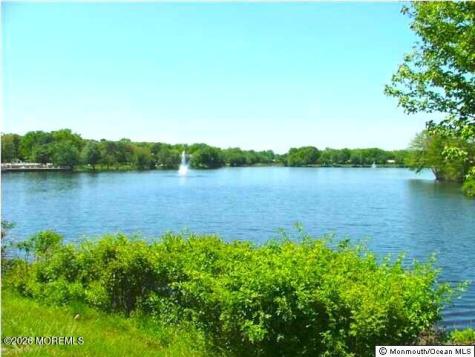 258 Jefferson Court Lakewood NJ 08701