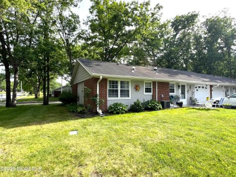 258 Jefferson Court Lakewood NJ 08701