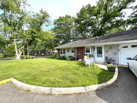 258 Jefferson Court Lakewood NJ 08701