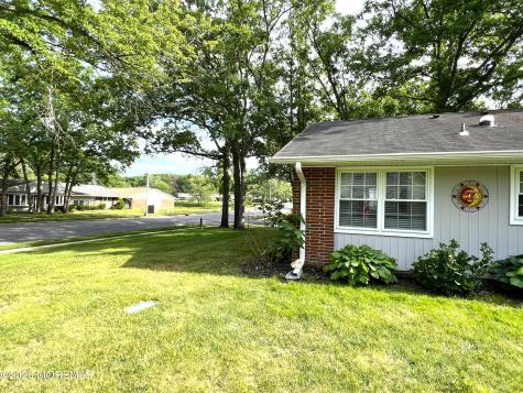258 Jefferson Court Lakewood NJ 08701