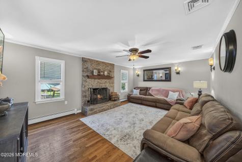 4 Catlett Court Manalapan NJ 07726