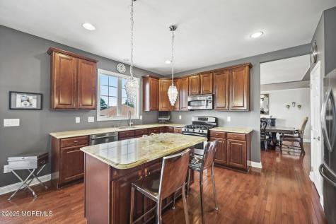 20 Courtney Court Freehold NJ 07728