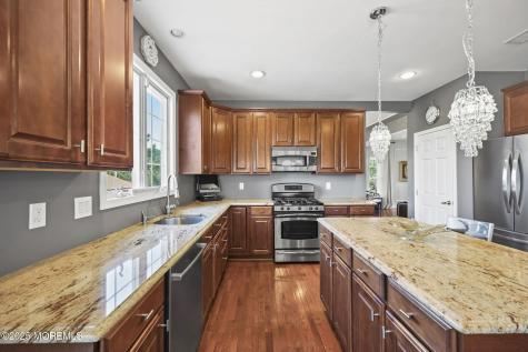 20 Courtney Court Freehold NJ 07728