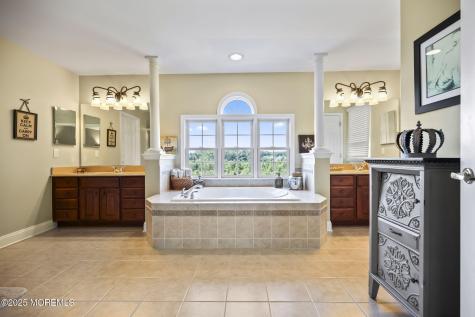 20 Courtney Court Freehold NJ 07728