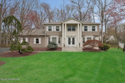 5 Crown Court Manalapan NJ 07726