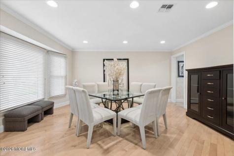 5 Crown Court Manalapan NJ 07726