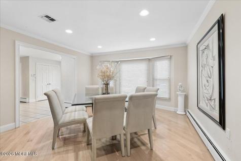 5 Crown Court Manalapan NJ 07726