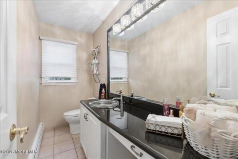 5 Crown Court Manalapan NJ 07726