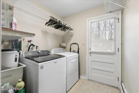 5 Crown Court Manalapan NJ 07726