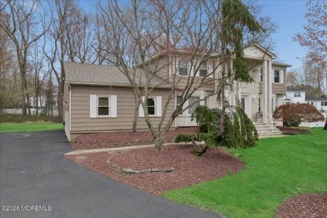 5 Crown Court Manalapan NJ 07726