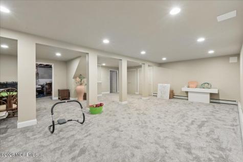 5 Crown Court Manalapan NJ 07726