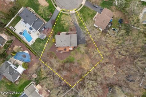 5 Crown Court Manalapan NJ 07726